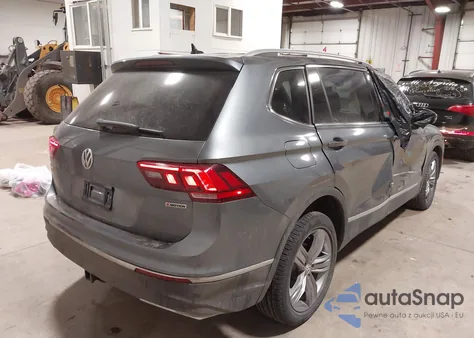 2021 Volkswagen Tiguan 2.0T Se/2.0T Se R-Line Black/2.0T Sel z USA, uszkodzony, nr VIN 3VV2B7AX9MM015933